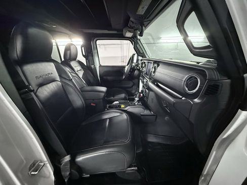 Used 2022 Jeep Wrangler Unlimited Sahara w/ Cold Weather Group image 29