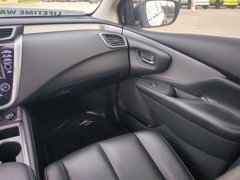 Used 2022 Nissan Murano SV image 18