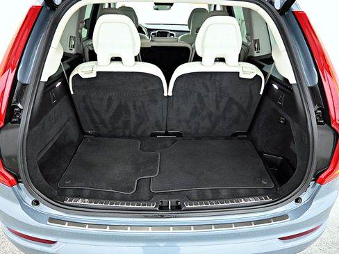 Used 2020 Volvo XC90 T6 Momentum image 33