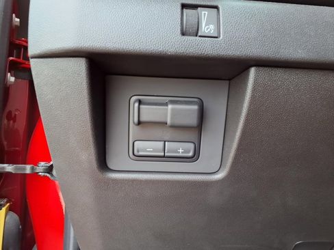 Used 2024 GMC Canyon Elevation w/ Convenience Package image 20