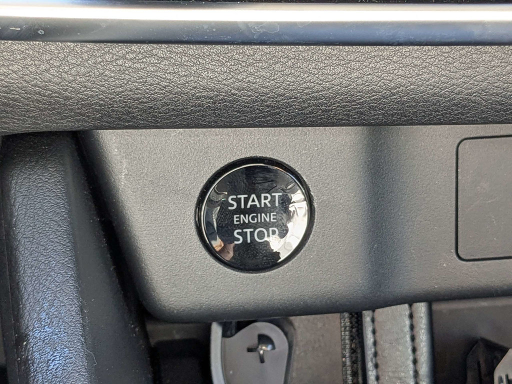 Certified 2025 Nissan Rogue SL w/ SL Premium Package FWD image 33
