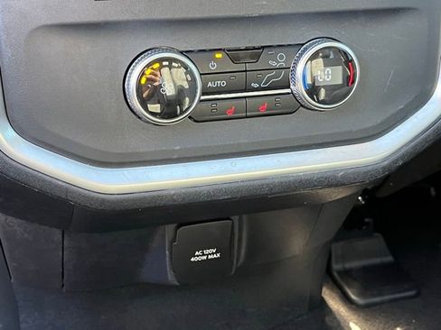 Used 2025 Ford Expedition Platinum AWD/4WD image 26