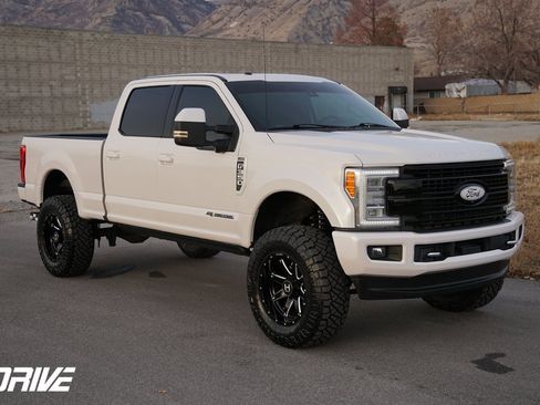 Used 2017 Ford F350 Platinum w/ Platinum Ultimate Package image 2