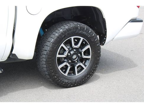 Used 2016 Toyota Tundra Limited w/ Limited Premium Package AWD/4WD image 6