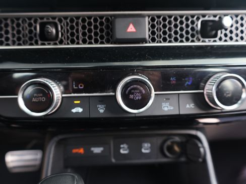 Used 2025 Honda Civic Sport image 9