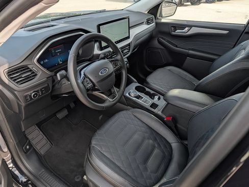 Certified 2023 Ford Escape Platinum w/ Premium Technology Package AWD/4WD image 23