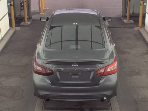 Used 2017 Nissan Altima 2.5 SR FWD image 5