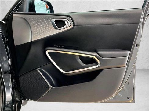 Used 2024 Kia Soul LX FWD image 19