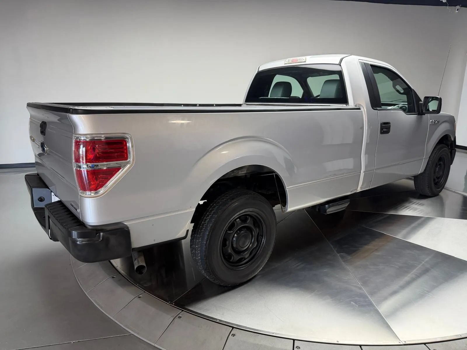 Used 2014 Ford F150 XL RWD image 2