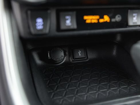Certified 2020 Toyota RAV4 XLE w/ XLE Grade Weather Package FWD image 19
