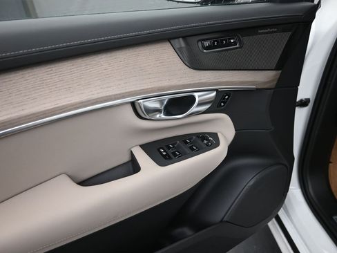 New 2026 Volvo XC90 B6 Ultra w/ Lounge Package image 10