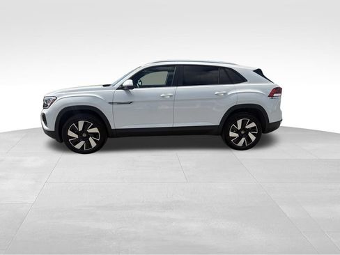 Used 2025 Volkswagen Atlas Cross Sport SE FWD image 4