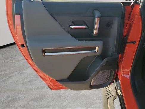 New 2025 GMC Hummer EV 2X w/ LPO, Dark Essentials Package image 43