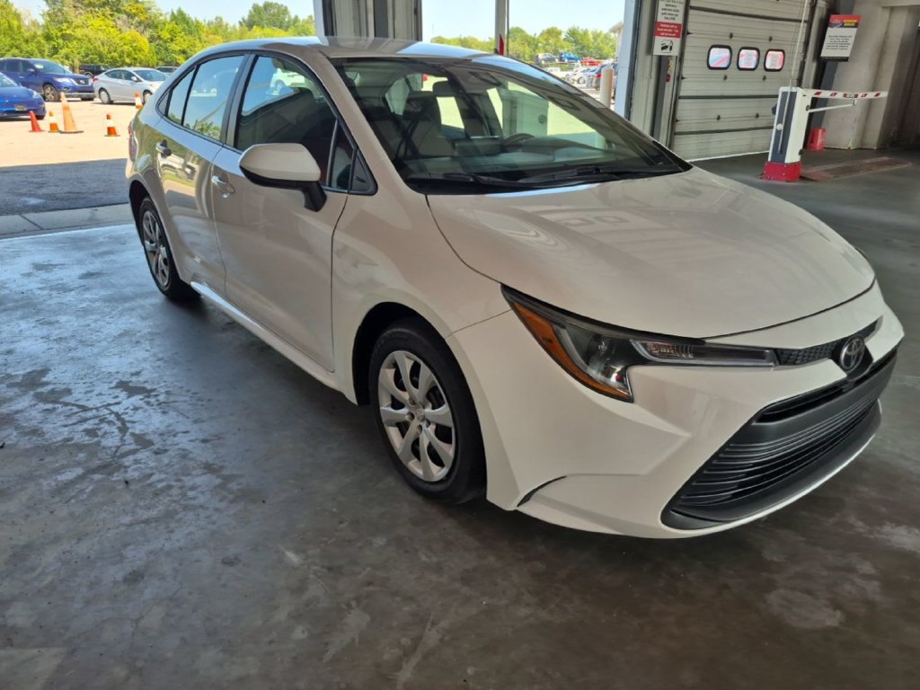 Used 2026 Toyota Corolla LE FWD image 1