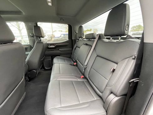 Used 2025 GMC Sierra 1500 SLT AWD/4WD image 26