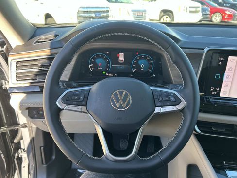 New 2026 Volkswagen Atlas SE image 22