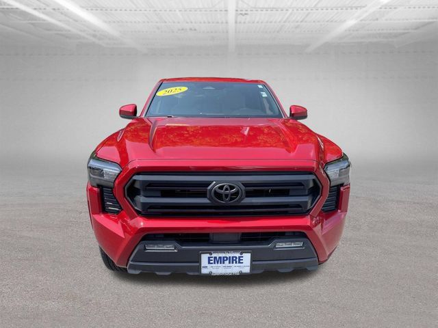 Used 2025 Toyota Tacoma SR5 AWD/4WD image 10