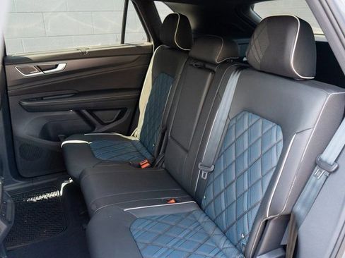 New 2025 Volkswagen Atlas Cross Sport SEL Premium R-Line image 9