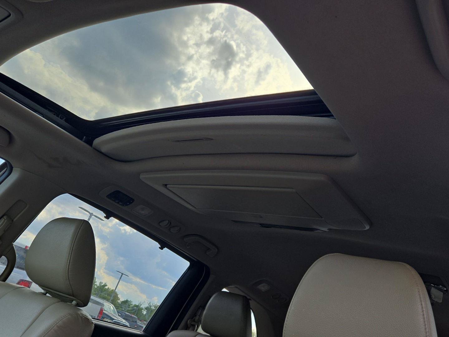 Used 2015 Honda Odyssey Touring image 17