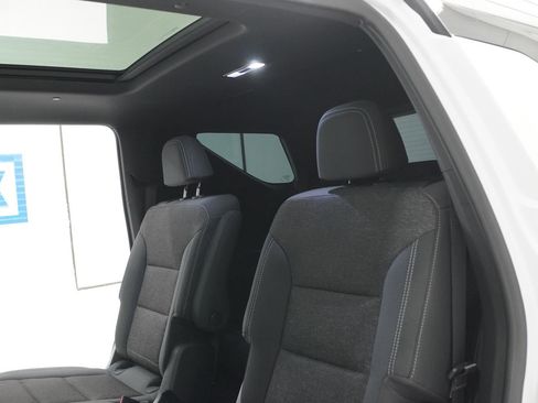 Used 2024 Chevrolet Traverse LT FWD image 40