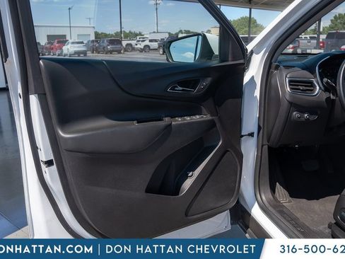 Used 2024 Chevrolet Equinox LT FWD image 17