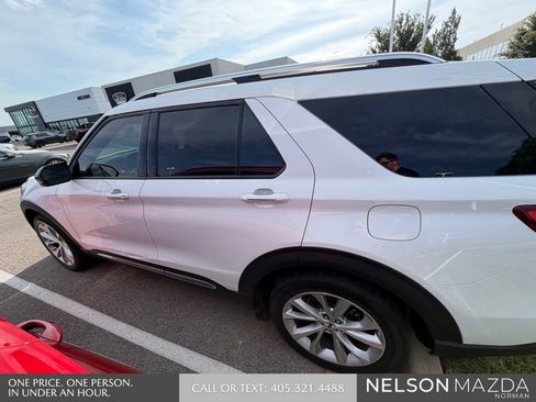 Used 2023 Ford Explorer Platinum w/ Technology Package AWD/4WD image 10