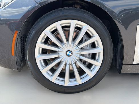 Used 2020 BMW 740i image 43