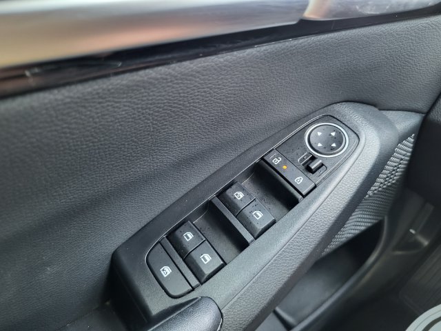 Certified 2025 Kia Seltos EX FWD image 20