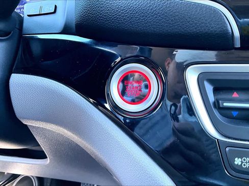 Used 2021 Honda Pilot Touring image 31