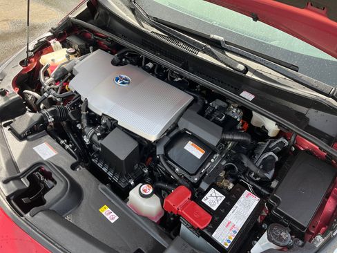 Used 2019 Toyota Prius Prime Plus image 32