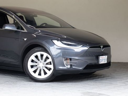 Used 2018 Tesla Model X 100D AWD/4WD image 3