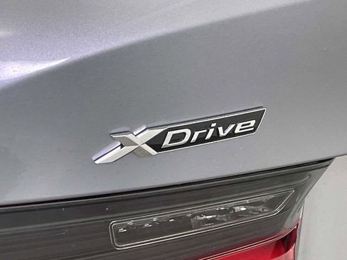 New 2026 BMW 330i xDrive Sedan w/ Convenience Package AWD/4WD image 10