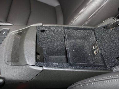 New 2025 Cadillac XT5 Luxury image 14