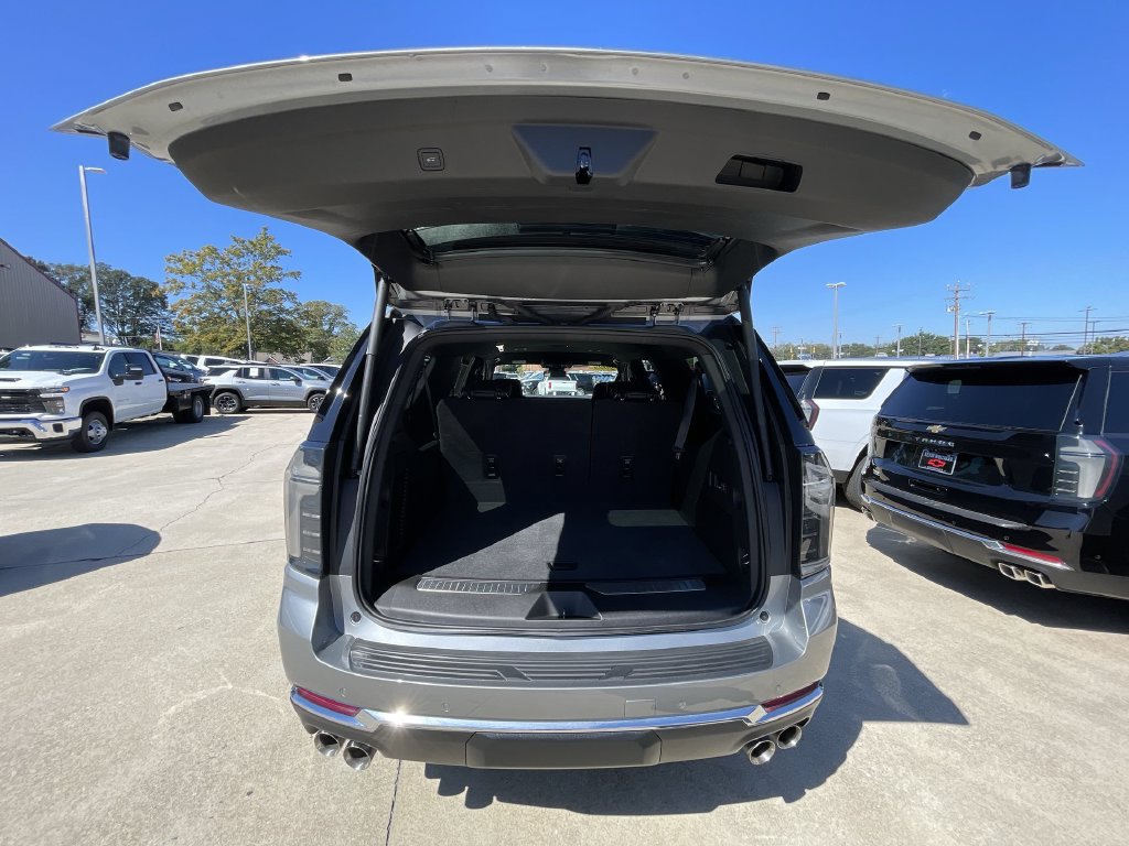Certified 2025 Chevrolet Suburban Premier RWD image 25