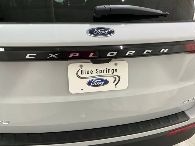 New 2026 Ford Explorer Active AWD/4WD image 5