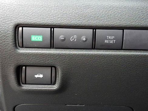 Certified 2023 Nissan Sentra SV FWD image 26