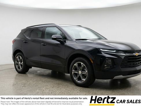 Used 2025 Chevrolet Blazer LT image 1
