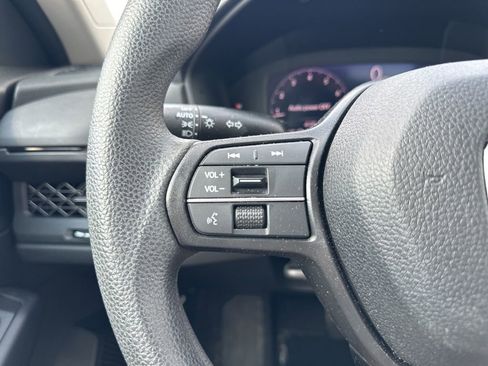 Used 2023 Honda Accord LX image 19