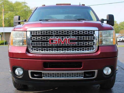 Used 2013 GMC Sierra 3500 Denali image 2