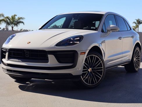 New 2024 Porsche Macan 4 Electric image 1