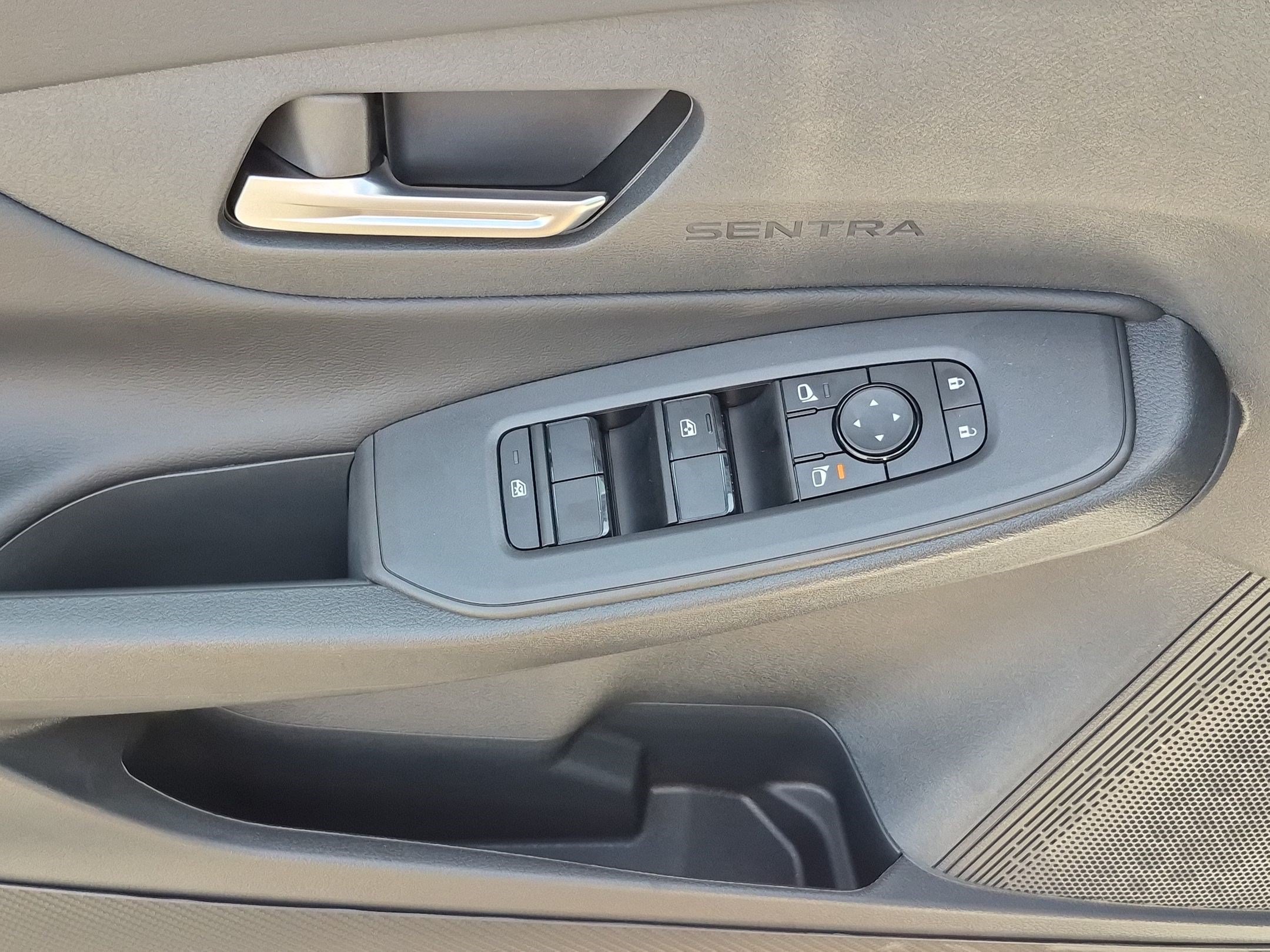 New 2027 Nissan Sentra SV w/ SV Convenience Package FWD image 13