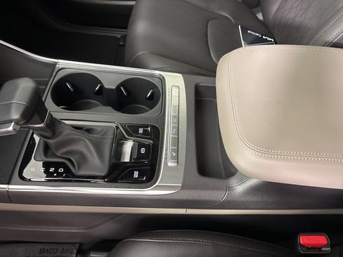 New 2026 Kia Carnival EX FWD image 32
