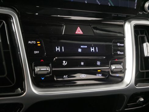 Used 2022 Kia Sorento SX image 23