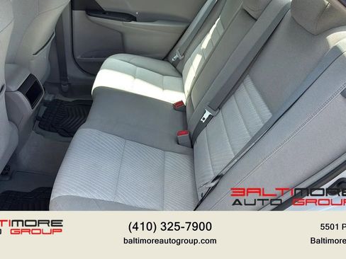 Used 2017 Toyota Camry LE FWD image 28