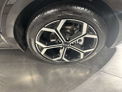 Certified 2025 Kia Niro SX Touring image 16