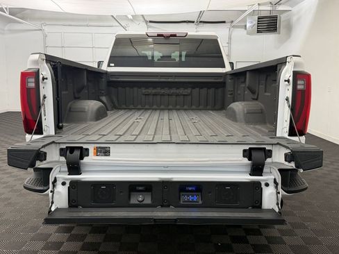 Used 2024 GMC Sierra 3500 Denali Ultimate AWD/4WD image 20