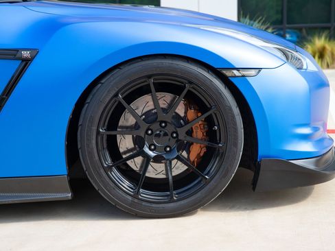 Used 2009 Nissan GT-R Premium AWD/4WD image 16
