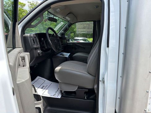 New 2026 GMC Savana 4500 w/ Power Convenience Package RWD image 11