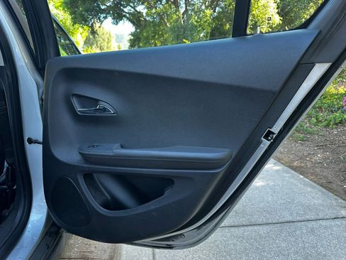 Used 2012 Chevrolet Volt Premium w/ Premium Trim Package image 17