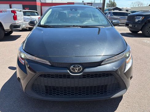 Used 2020 Toyota Corolla LE FWD image 2
